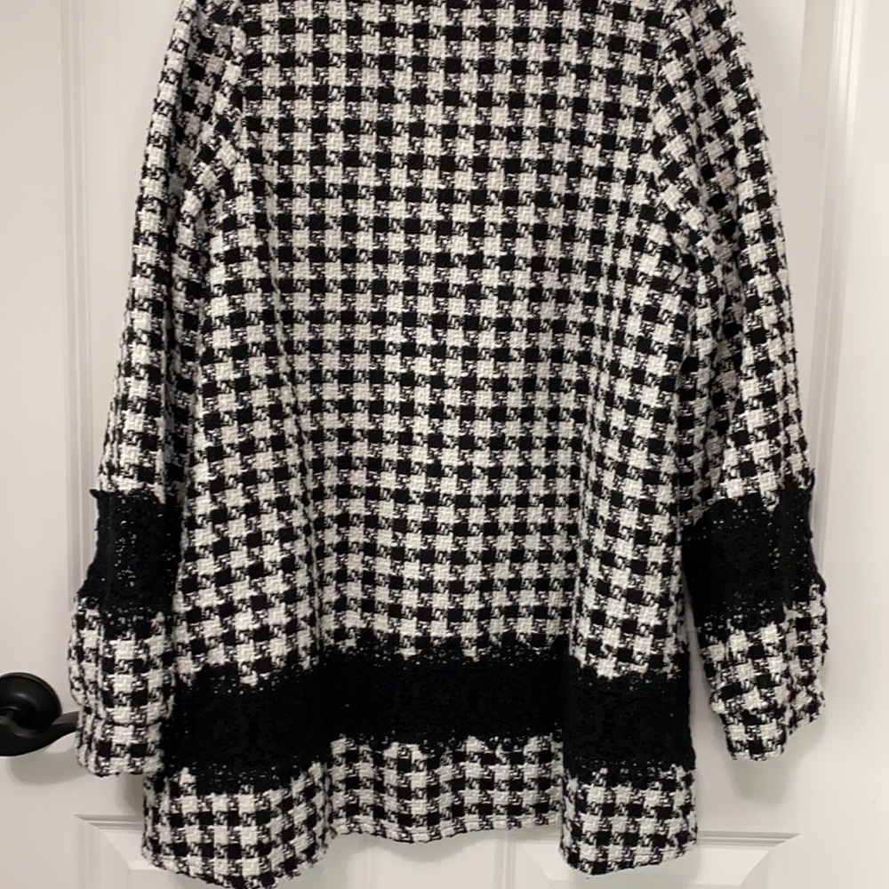 Clothes - Picture 6 of 10